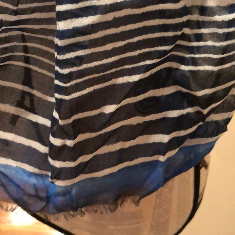 Talbots scarf - Picture 4 of 6